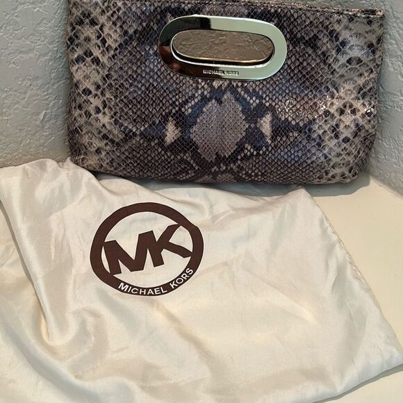 Michael Kors Snakeskin Clutch Bag Beige Brown Animal Print Gold Accent Handle - Picture 1 of 10